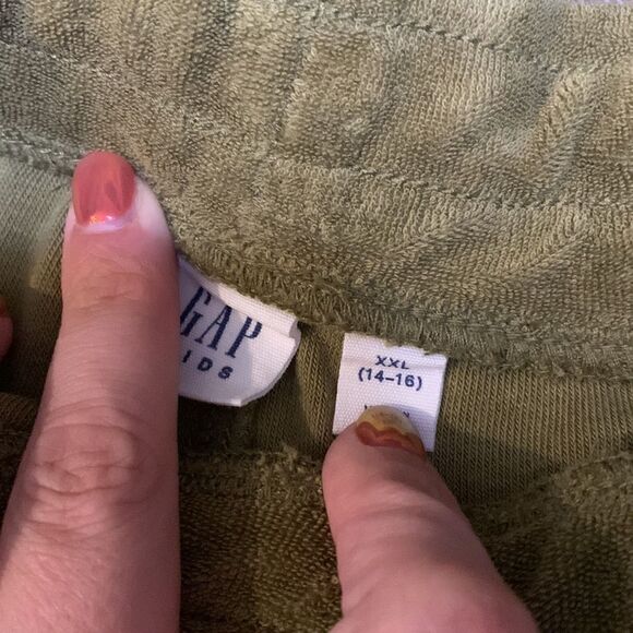 GAP Kids Terry Cloth Shorts - Picture 3 of 5